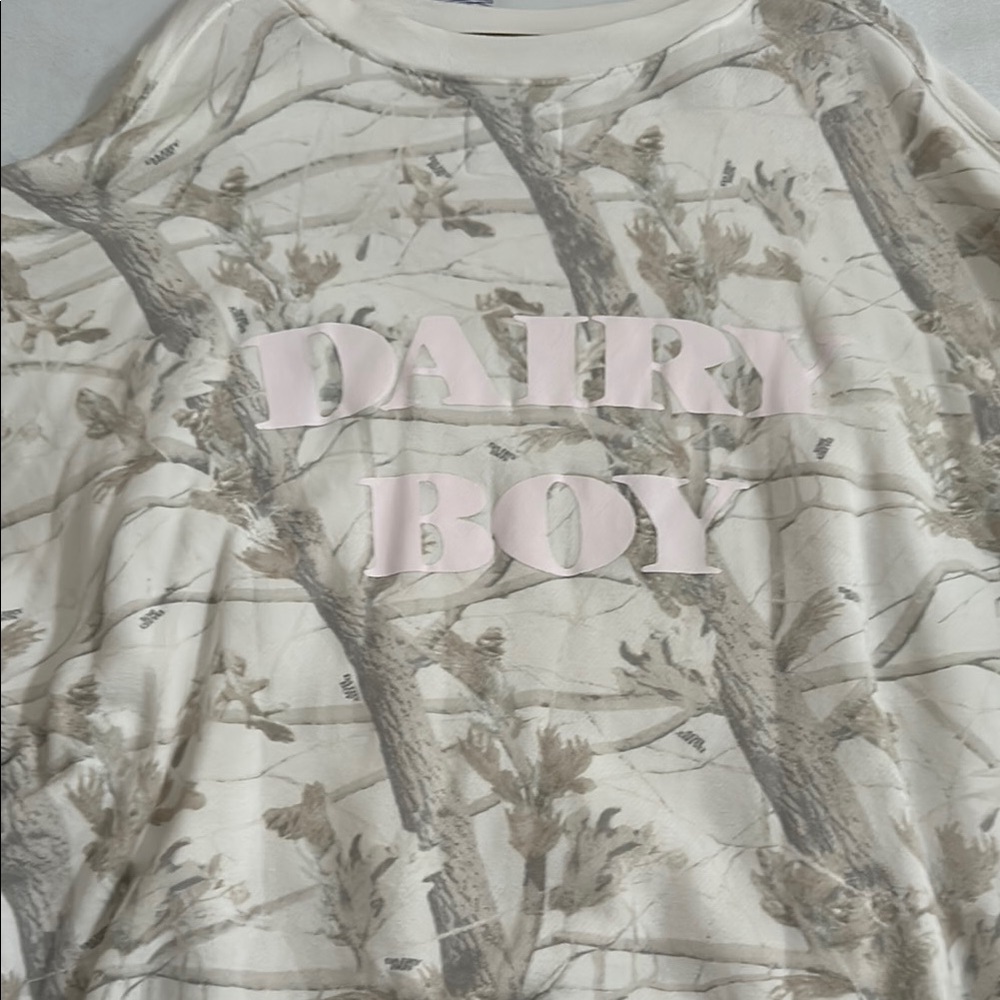 Dairy Boy NWOT Woodland Camo Pink Puff Crewneck